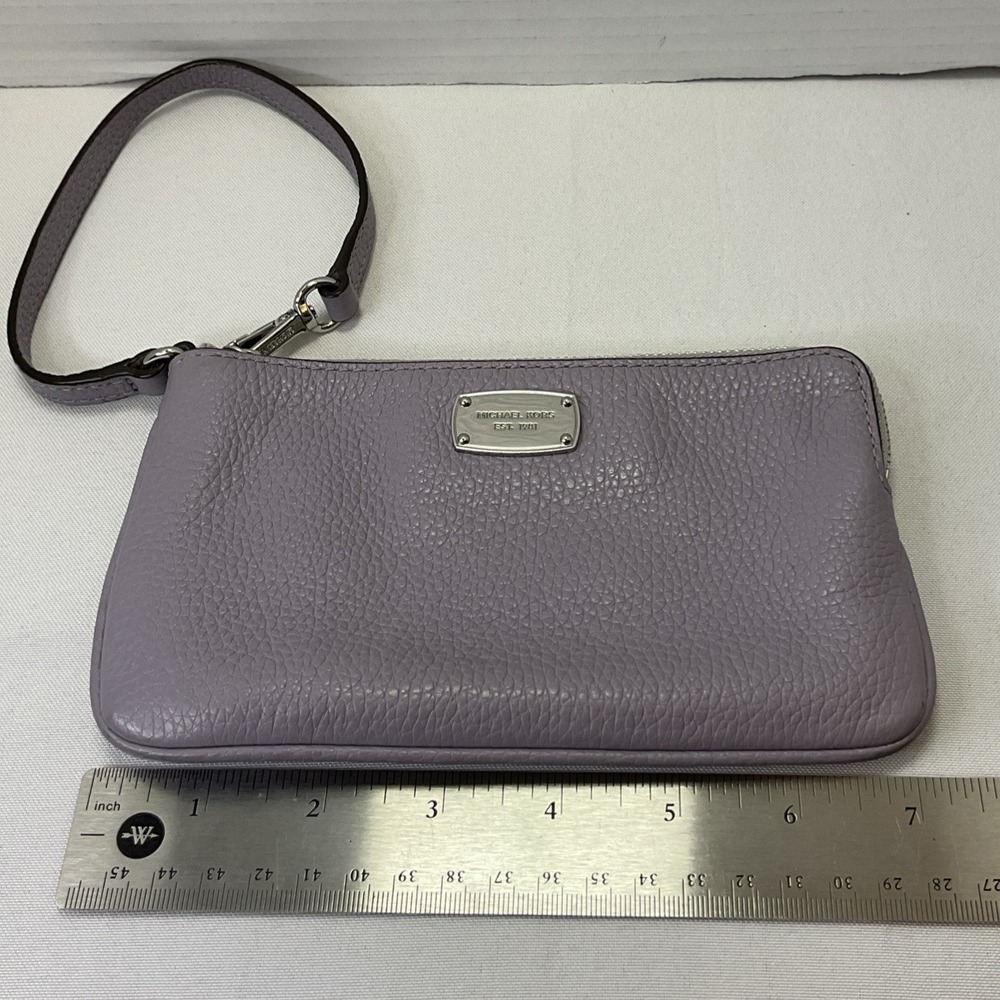 Michael Kors Jet Set Pebbled‎ Light Purple Lilac Top Zip Wristlet - Picture 7 of 8